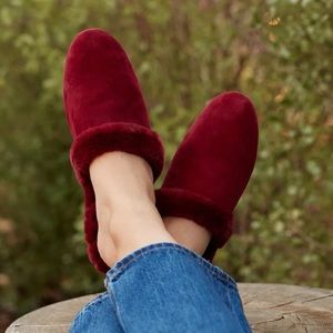 NIB Birdies The Songbird Merlot
Faux Fur Size 9